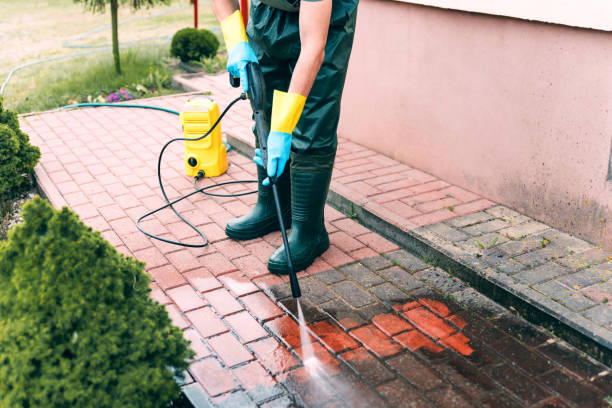 Why Choose Our Certified Pressure Washing Experts for Your Project Needs in De Leon Springs, FL?